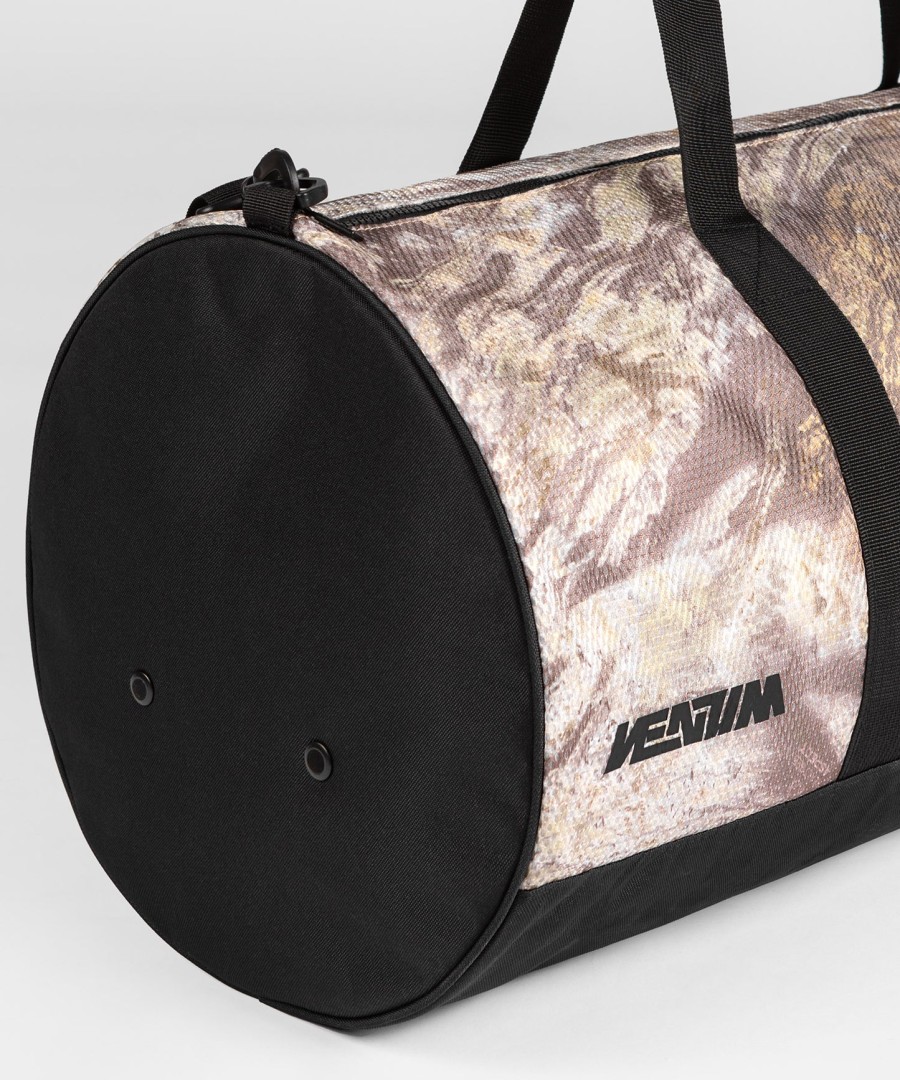 venum laser xt realtree duffle bag - desert camo