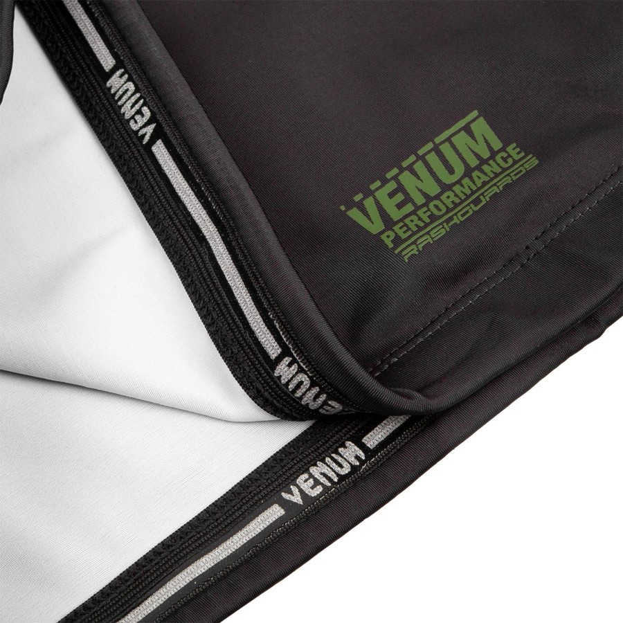 venum signature rashguard - kortærmet - sortkhaki - eksklusiv
