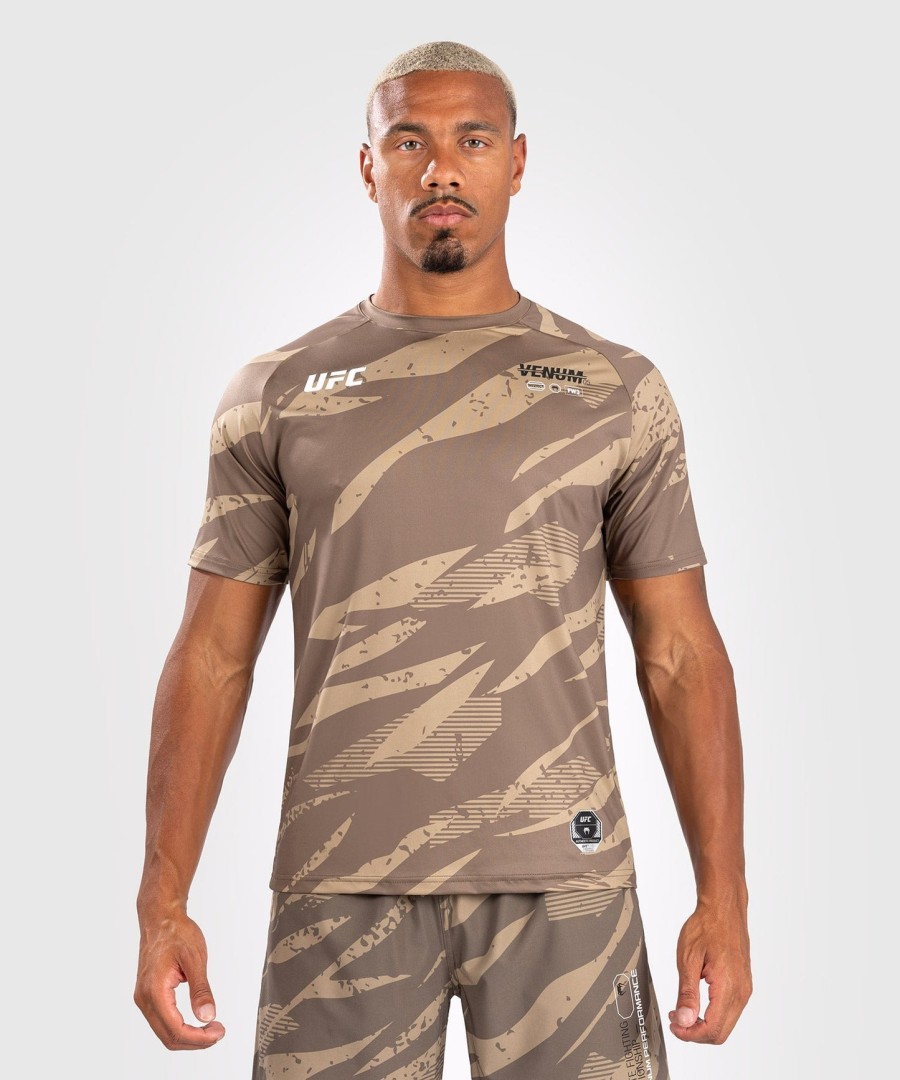 ufc adrenaline by venum herre fight week dry-tech t-shirt - Ørken camo