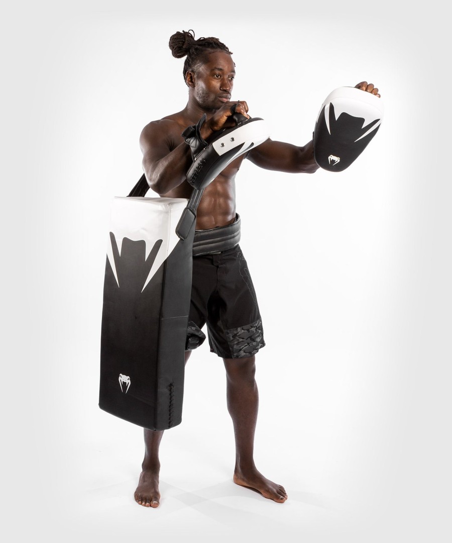 venum satchel kick shield - sorthvid
