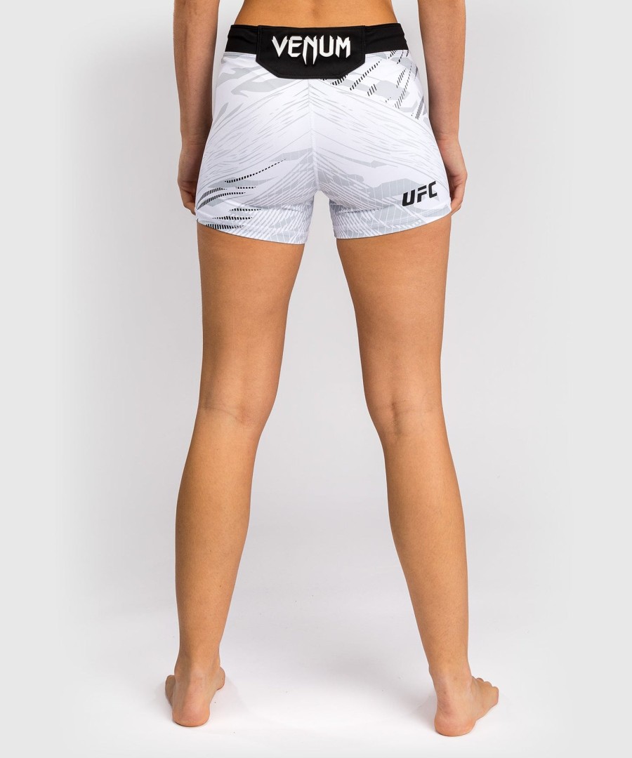 ufc fusion by venum authentic fight night dame vale tudo shorts - kort pasform - hvid