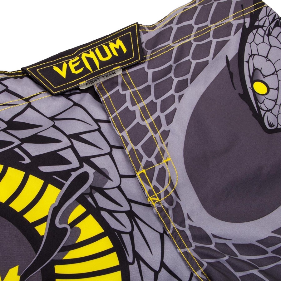 venum snaker fightshorts - sortgul