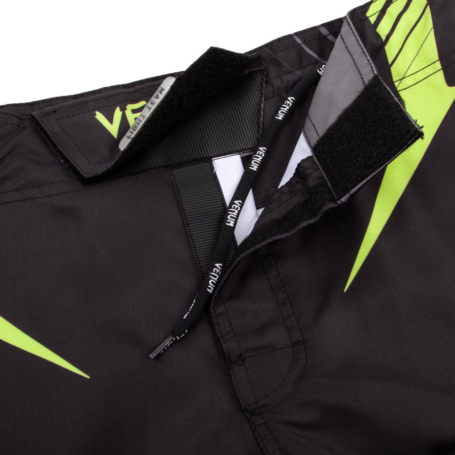 venum sharp 3.0 kampshorts - sortneo gul