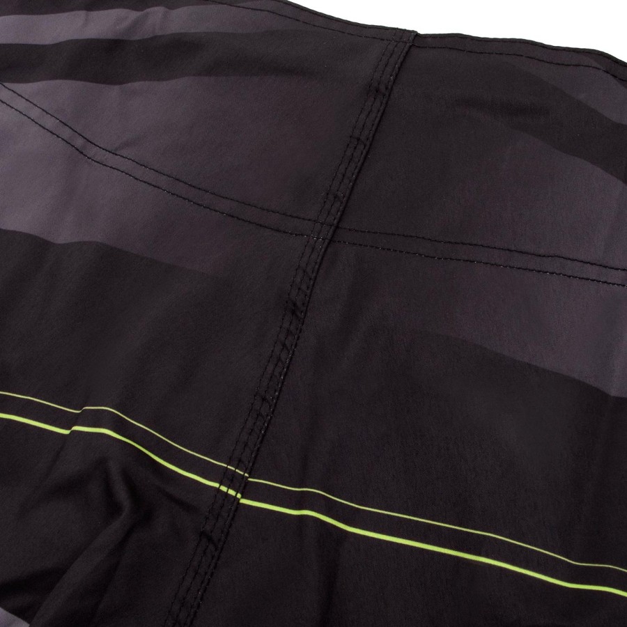 venum sharp 3.0 kampshorts - sortneo gul