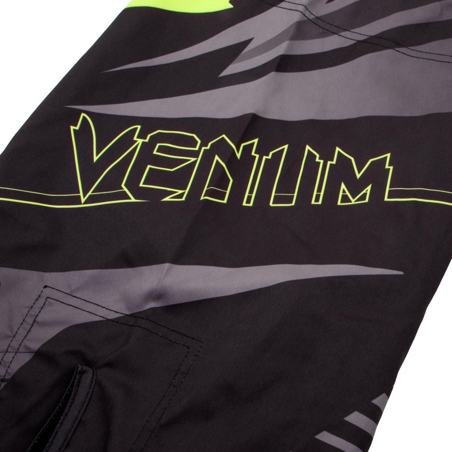 venum sharp 3.0 kampshorts - sortneo gul