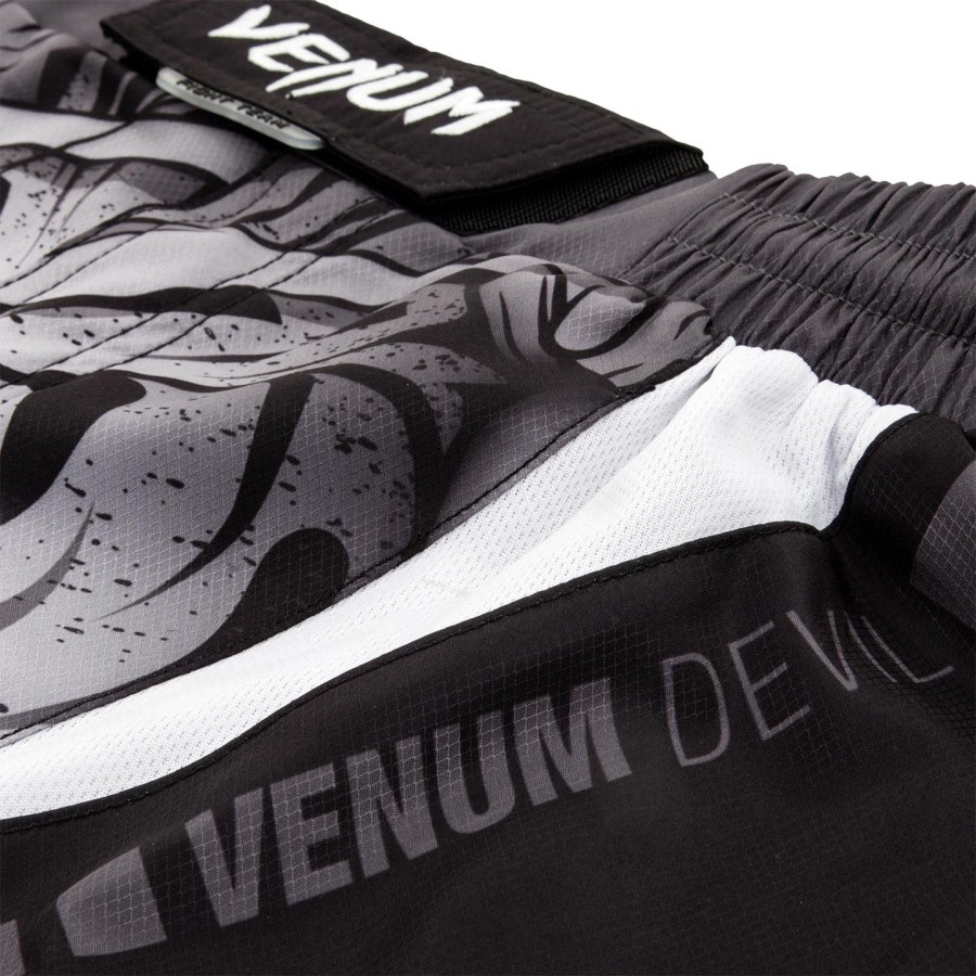 venum devil fightshorts - hvidsort